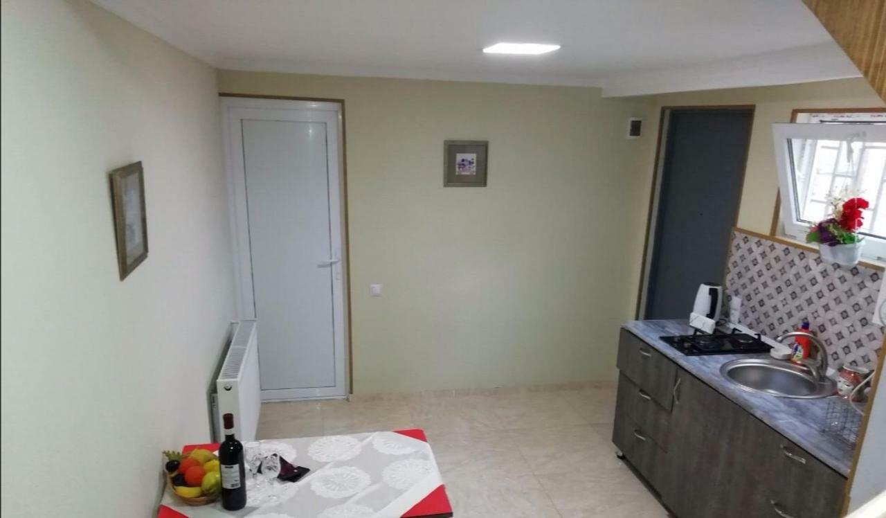 Guliko'S Apartment In Tbilisi Eksteriør billede